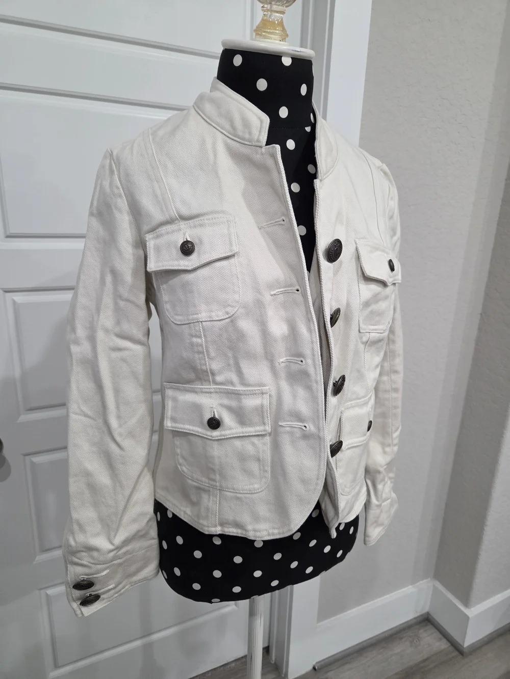 First Issue Liz Claiborne White Utility Jacket with Button Front Size Small